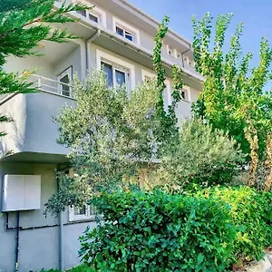 Lodge Orman Içinde Villada 2, Arnavutkoy
